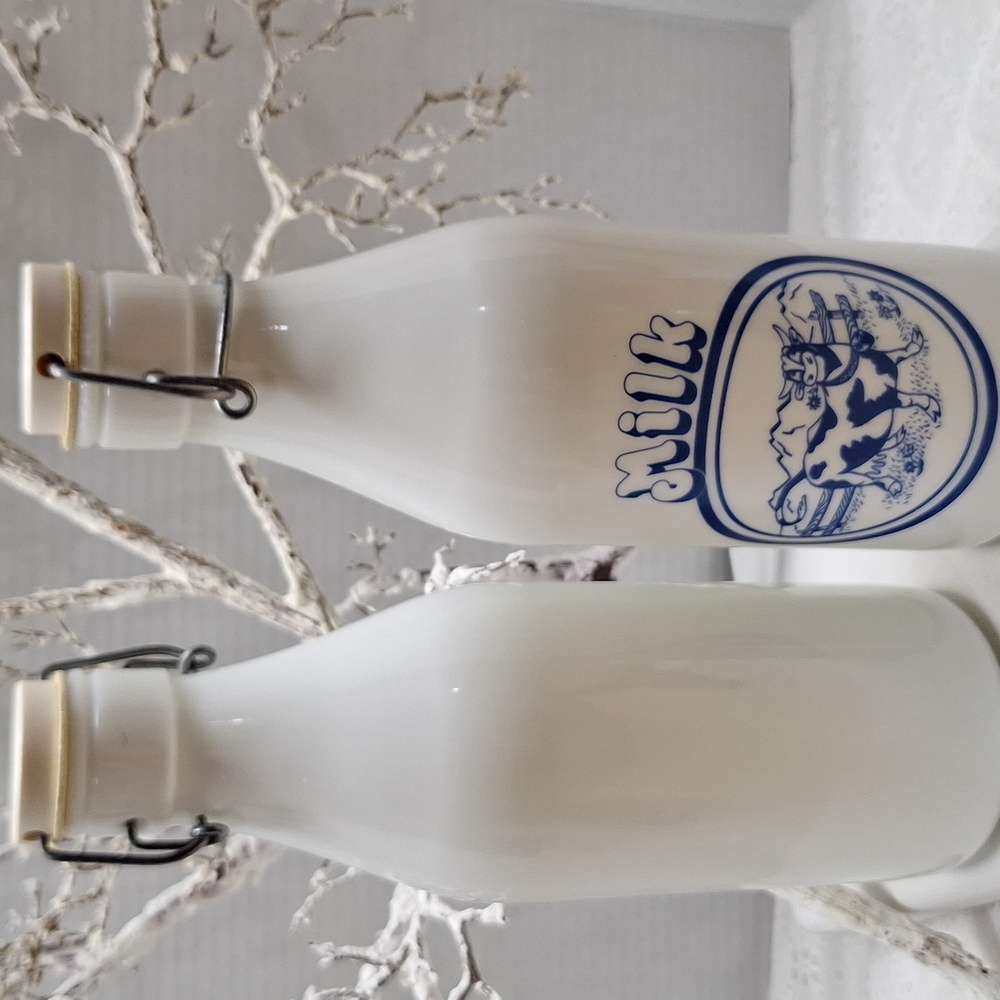 #ACU Vintage Cerve Italy Milk Glass Milk Bottles